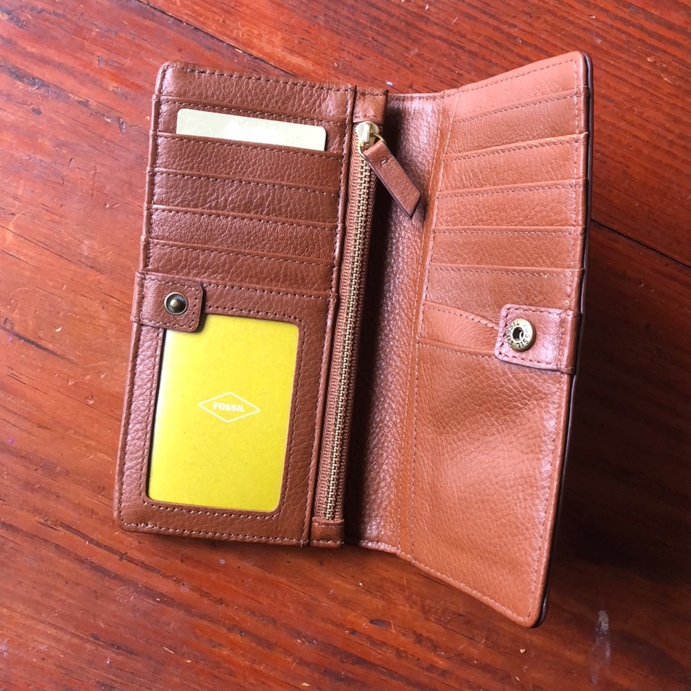 NWT Fossil Bifolding Wallet